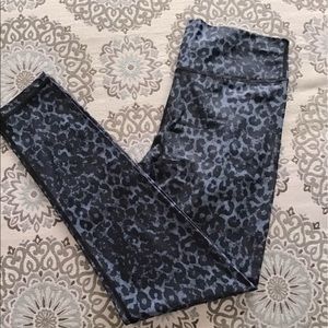 Leopard Brilliant Scrunchy What Hi-Rise 7/8 24"